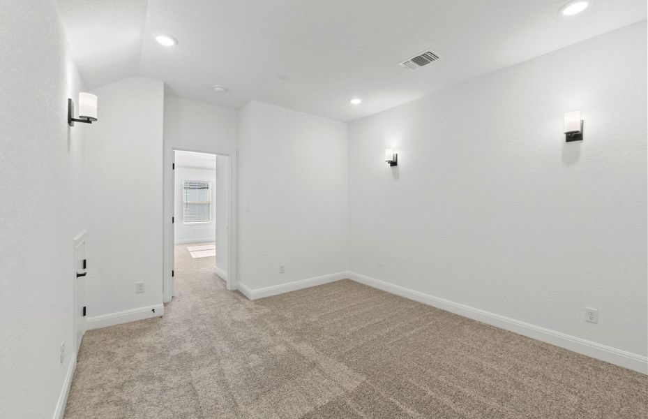 Spacious, unfurnished interior of a new home in Santa Rita Ranch, Liberty Hill (Image 48).