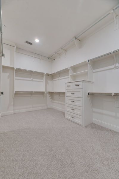 Spacious, unfurnished interior of a new home in King's Crossing - Phase 3, Allen (Image 19). Spacious, unfurnished interior of a new home in King's Crossing - Phase 3, Allen (Image 19).