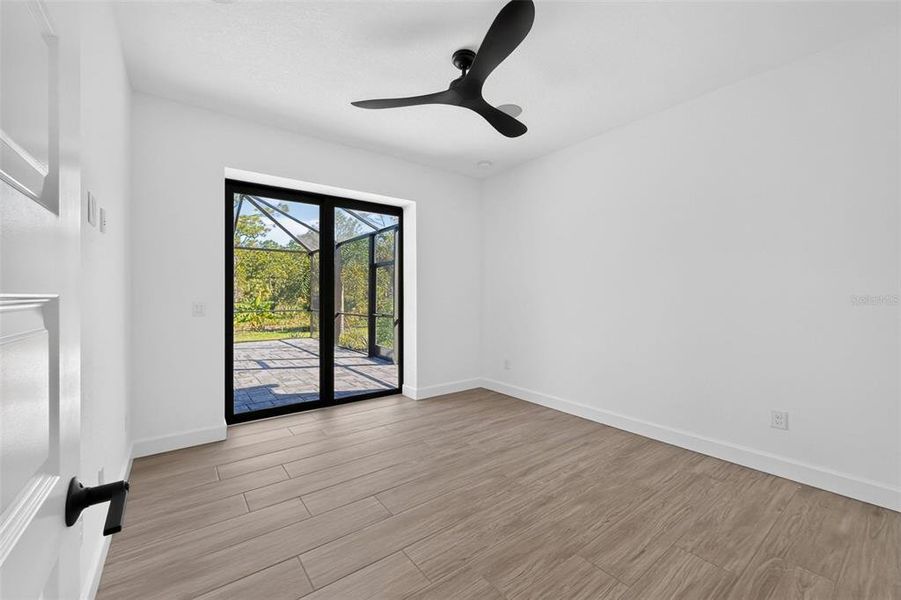 Spacious, unfurnished interior of a new home in , Rotonda West (Image 46).
