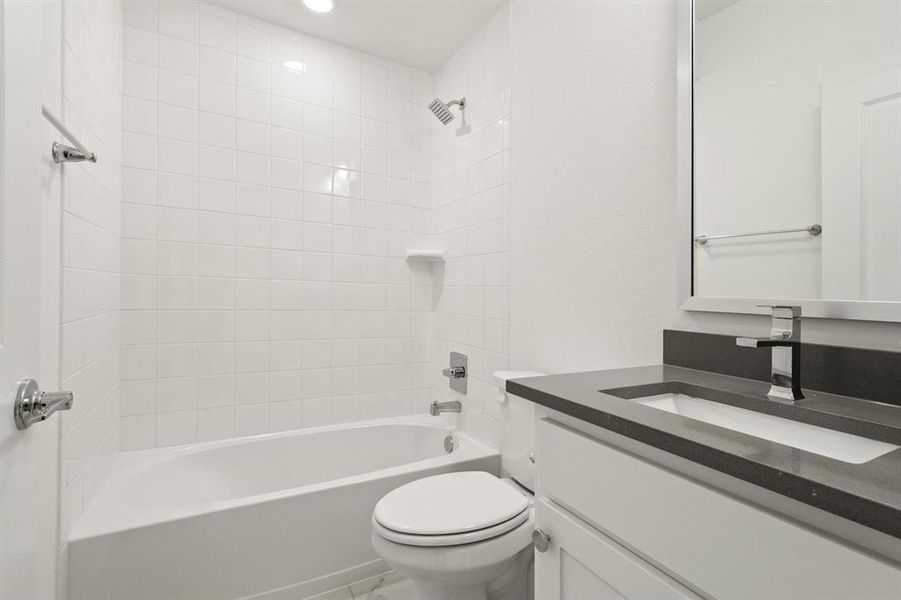 025-8513DelRioTrail-Rowlett-TX-75089-Bathroom2.jpg-SMALL
