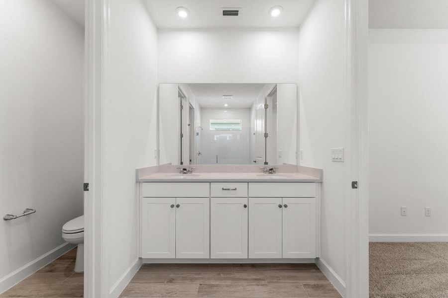 US_SEF_Willow_Lot 344_Owners Bath 2