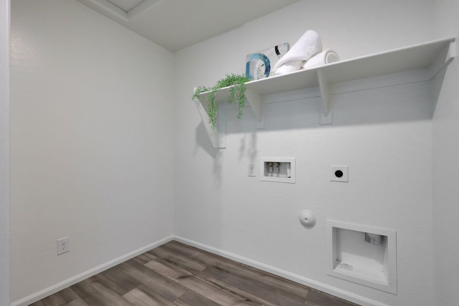 Spacious, unfurnished interior of a new home in Cross Creek Ranch, Coolidge (Image 17).