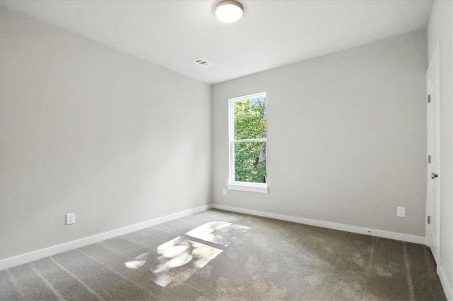 Spacious, unfurnished interior of a new home in , Jefferson (Image 41).