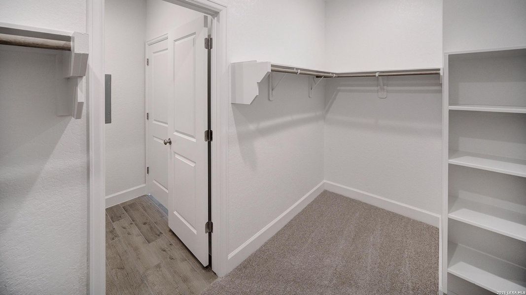Spacious, unfurnished interior of a new home in Ladera, San Antonio (Image 26).