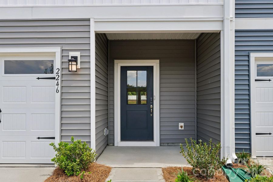 Photo is not of the actual home, but is an inspirational photo of builder’s model home and may depict options, furnishings, and/or decorator features that are not included Photo is not of the actual home, but is an inspirational photo of builder’s model home and may depict options, furnishings, and/or decorator features that are not included