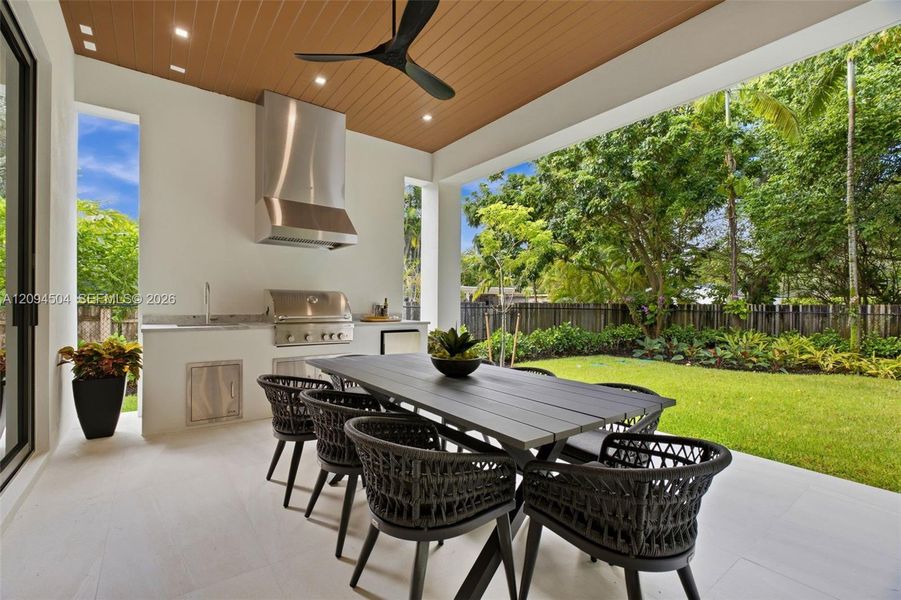 Exterior details and patio area of a home in , South Miami (Image 41).