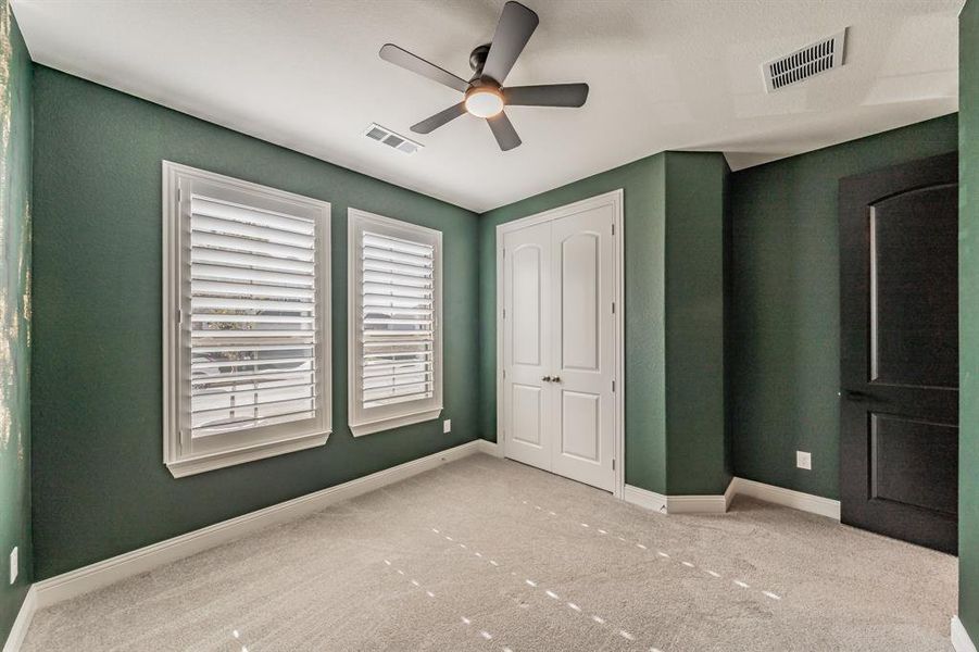 Spacious, unfurnished interior of a new home in Pecan Square, Northlake (Image 15).