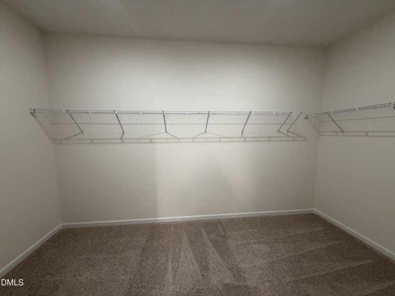 Walk-in-closet Walk-in-closet