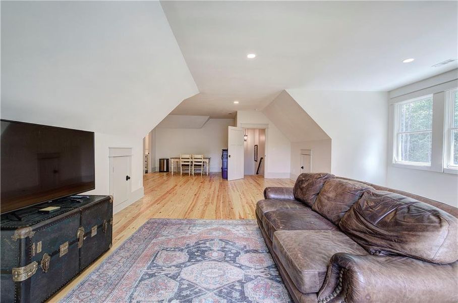 Furnished interior view inside a new home in , Temple (Image 56).