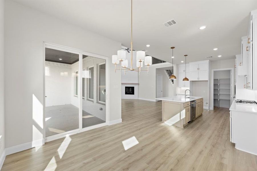 14. 2317 Cottonbelt - Dining