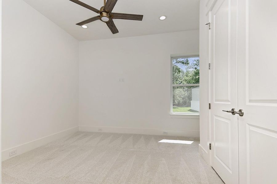 Spacious, unfurnished interior of a new home in , Willis (Image 23).