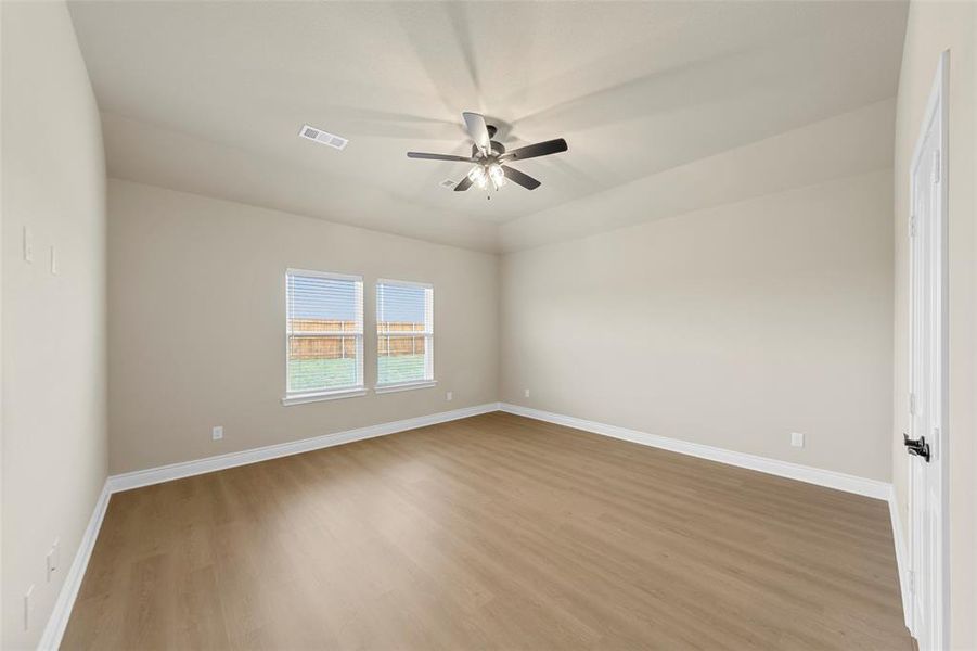 Spacious, unfurnished interior of a new home in , Greenville (Image 32).
