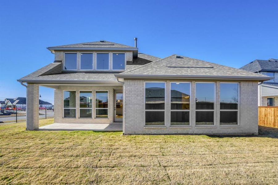 Exterior details and patio area of a home in Ten Mile Creek, Celina (Image 18).