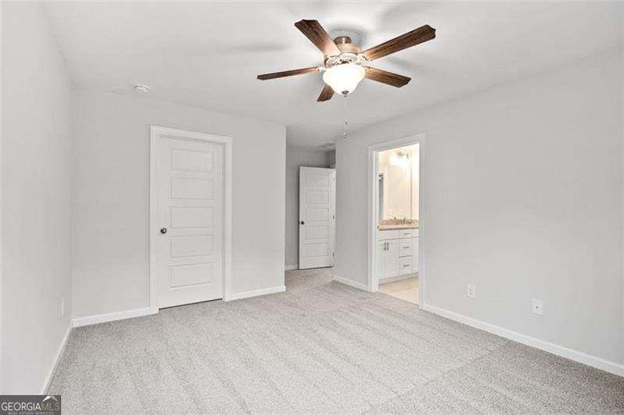 Spacious, unfurnished interior of a new home in , Athens (Image 10). Spacious, unfurnished interior of a new home in , Athens (Image 10).