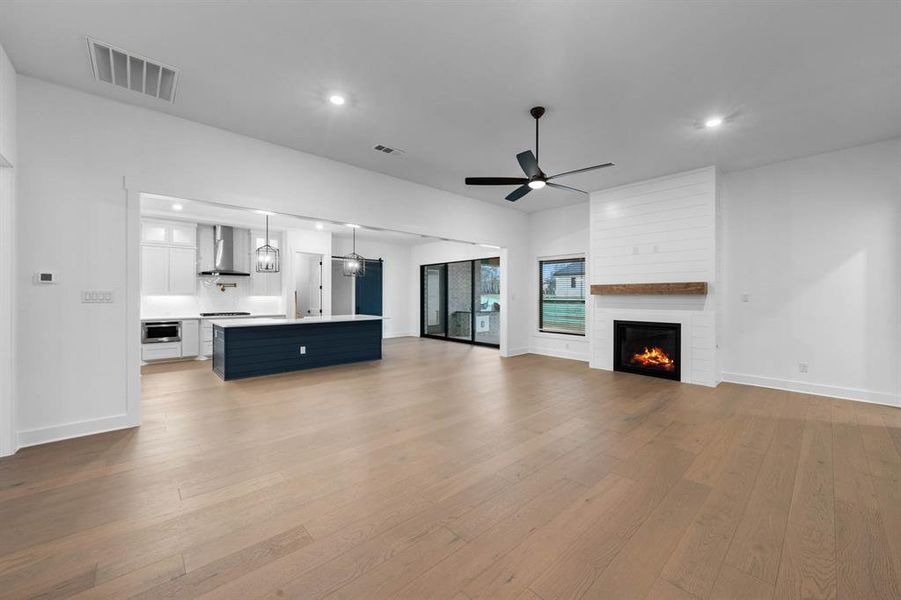 Spacious, unfurnished interior of a new home in The Woodlands, Krugerville (Image 10). Spacious, unfurnished interior of a new home in The Woodlands, Krugerville (Image 10).