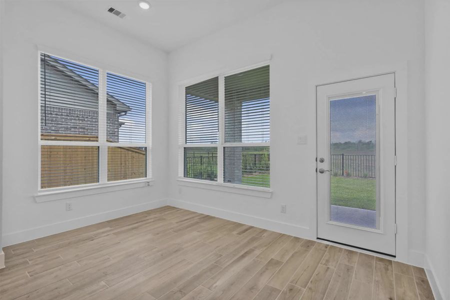 Representative unfurnished interior of a home built from the Durango by Chesmar Homes in Sienna 45', Missouri City (Image 15).