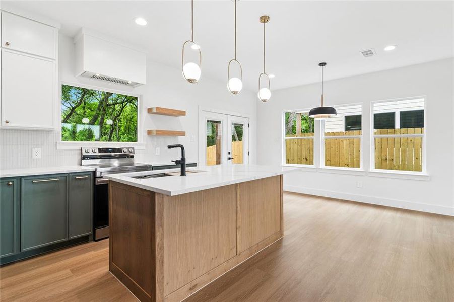 Furnished interior view inside a new home in , Glenn Heights (Image 14).