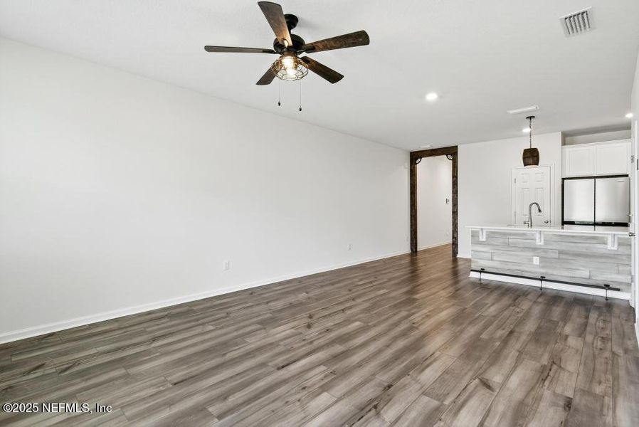 Spacious, unfurnished interior of a new home in , Jacksonville (Image 27).