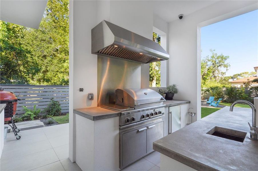 Exterior details and patio area of a home in , Maitland (Image 3).
