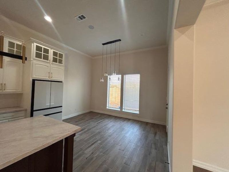 Spacious, unfurnished interior of a new home in , Beaumont (Image 25).