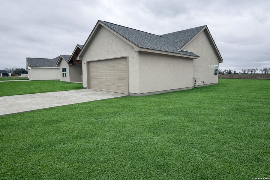 Exterior details and patio area of a home in , Hondo (Image 3).