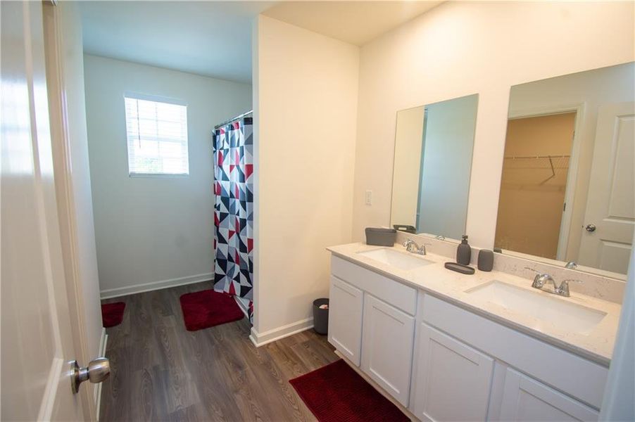 Furnished interior view inside a new home in Kinsale, Macon (Image 12).