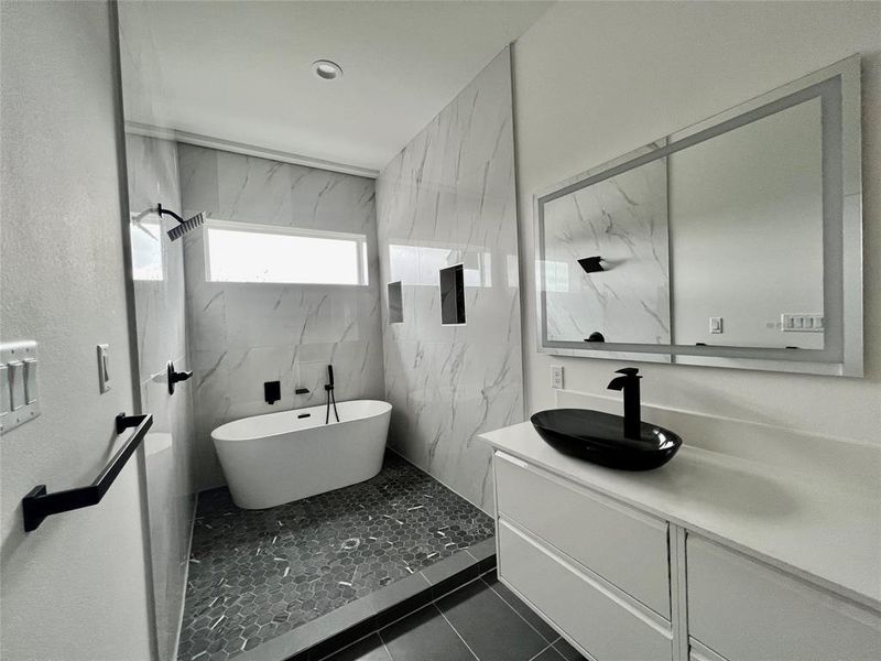 Furnished interior view inside a new home in , Dallas (Image 5).