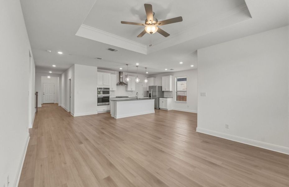 Spacious, unfurnished interior of a new home in Saddleback at Santa Rita Ranch, Liberty Hill (Image 20).