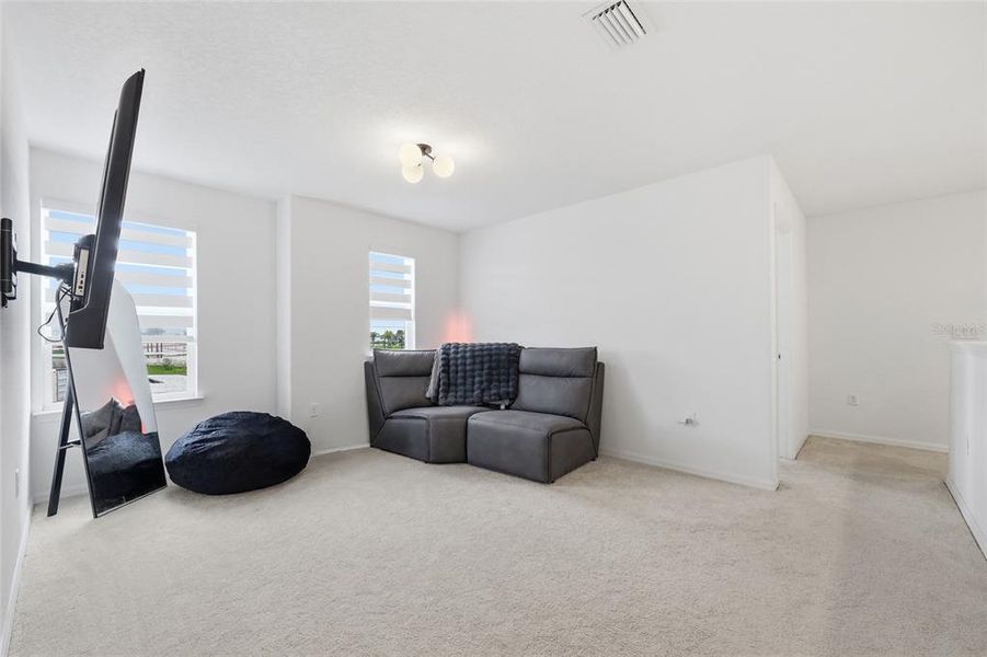 Furnished interior view inside a new home in , Orlando (Image 42).