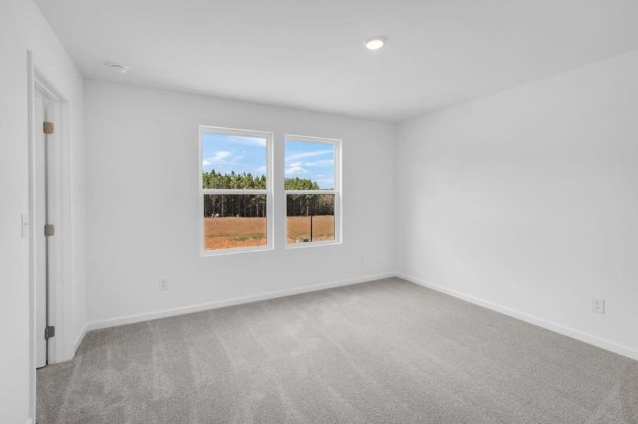 Spacious, unfurnished interior of a new home in Falls Creek, Flowery Branch (Image 24).