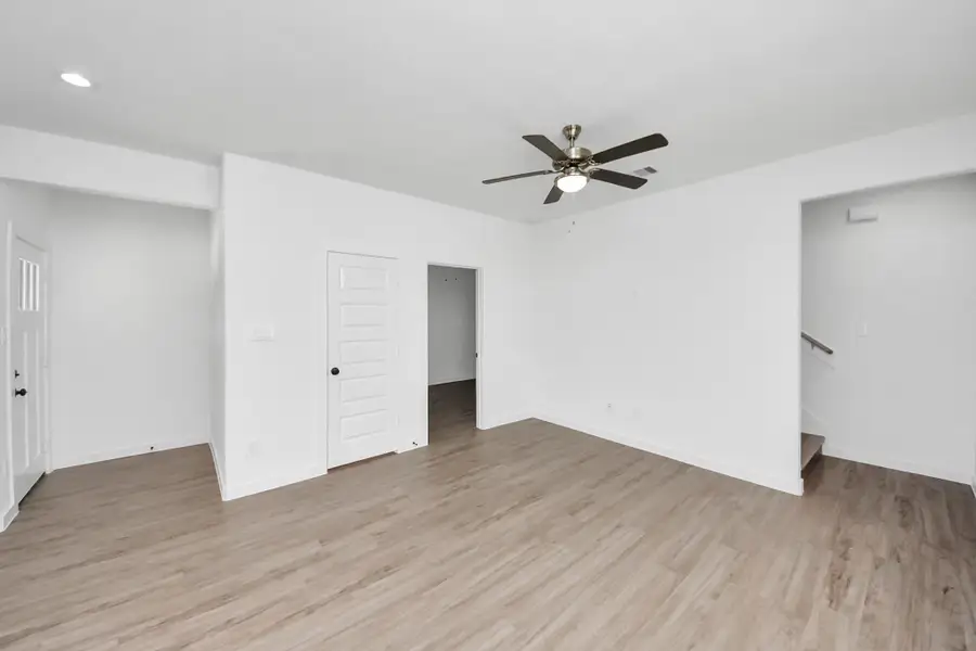 Spacious, unfurnished interior of a new home in , Houston (Image 5).