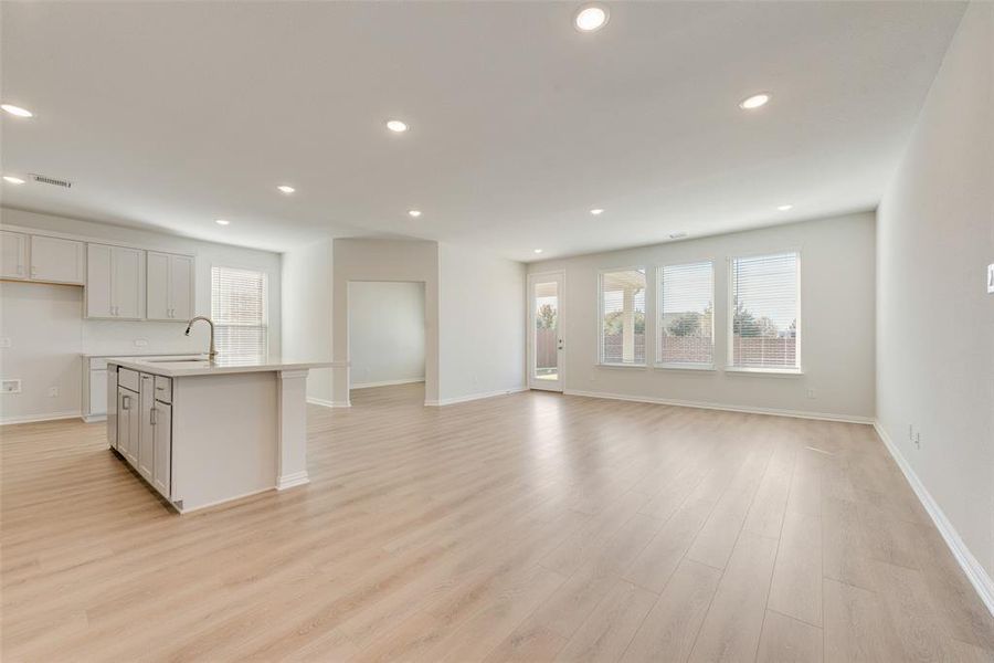 Spacious, unfurnished interior of a new home in Walden Pond, Forney (Image 14).