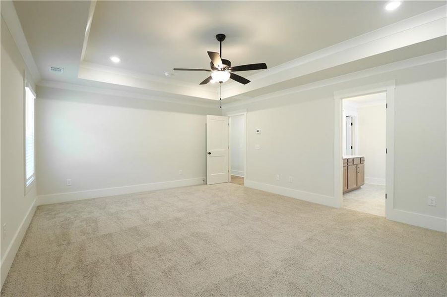 Spacious, unfurnished interior of a new home in Weslyn Park, Social Circle (Image 14).