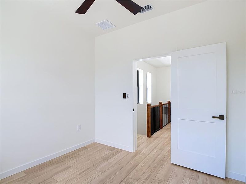 Spacious, unfurnished interior of a new home in , Tampa (Image 33).