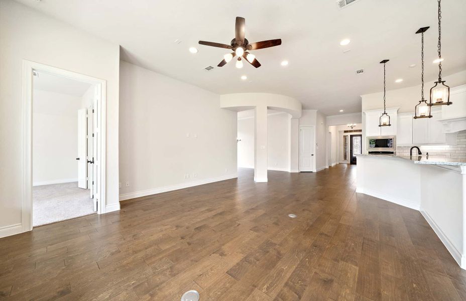 Representative unfurnished interior of a home built from the 2500 by Ravenna Homes in The Highlands 55′, Porter (Image 30). Representative unfurnished interior of a home built from the 2500 by Ravenna Homes in The Highlands 55′, Porter (Image 30).