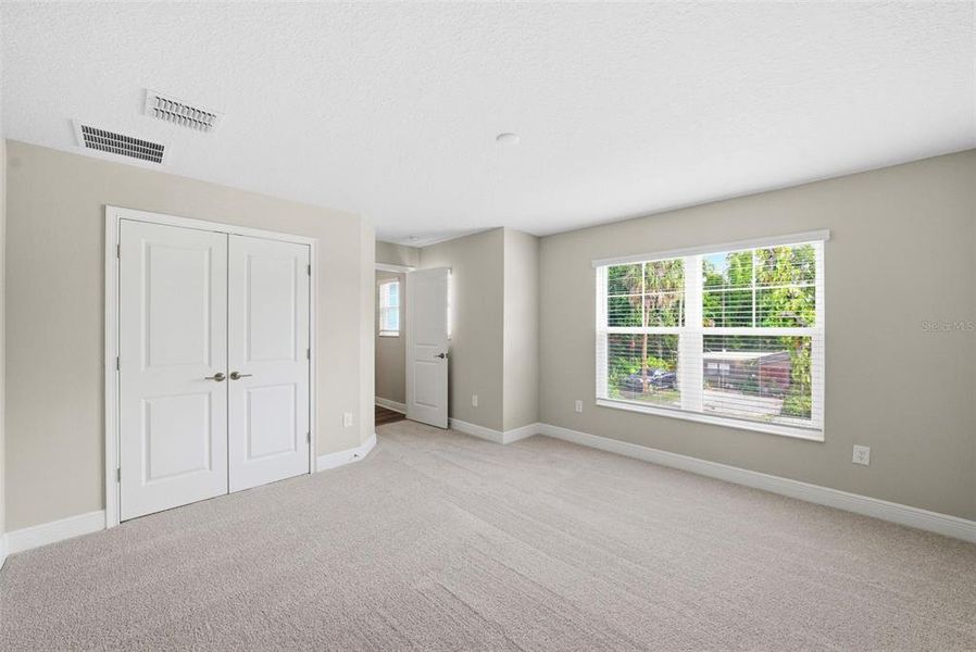 Spacious, unfurnished interior of a new home in , St. Petersburg (Image 13).