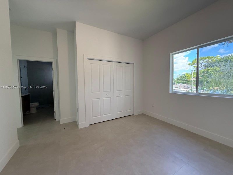Spacious, unfurnished interior of a new home in , Fort Lauderdale (Image 10). Spacious, unfurnished interior of a new home in , Fort Lauderdale (Image 10).