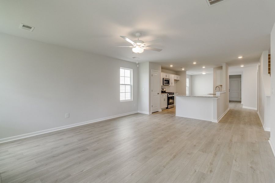 Spacious, unfurnished interior of a new home in Winston Point, Gilbert (Image 15). Spacious, unfurnished interior of a new home in Winston Point, Gilbert (Image 15).