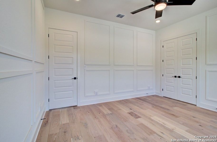 Spacious, unfurnished interior of a new home in Verandas at the Rim, San Antonio (Image 20).