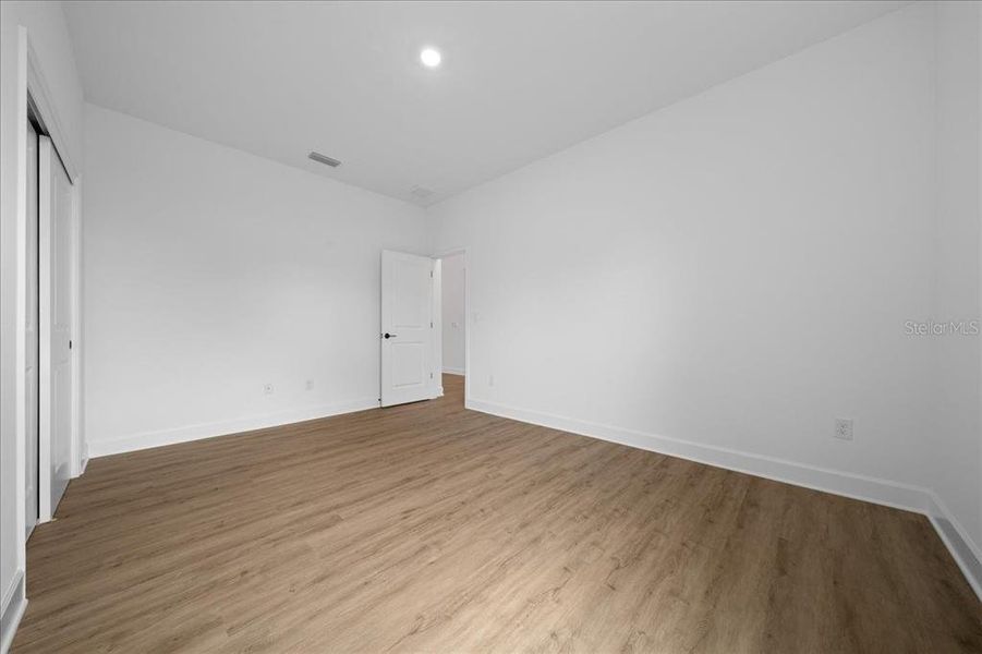 Spacious, unfurnished interior of a new home in , Spring Hill (Image 42).