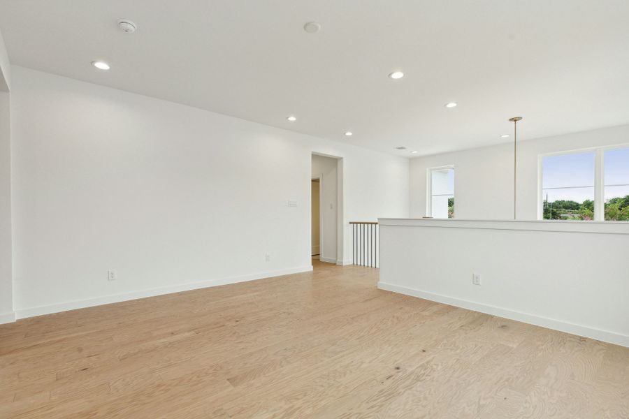 Spacious, unfurnished interior of a new home in , Dallas (Image 22).