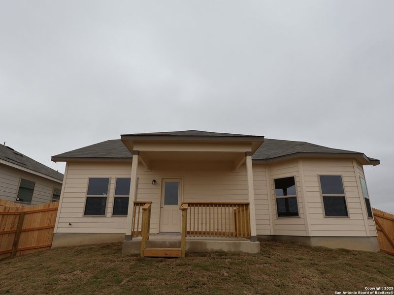 Exterior details and patio area of a home in Paloma Park, Converse (Image 4).
