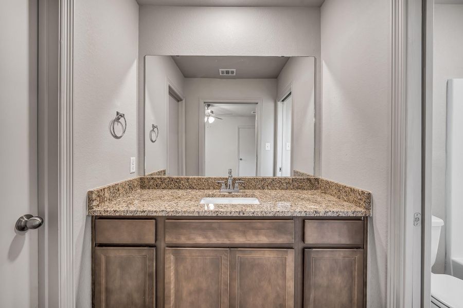 **Photos are sample photos of similar plan. Colors and features might vary**
