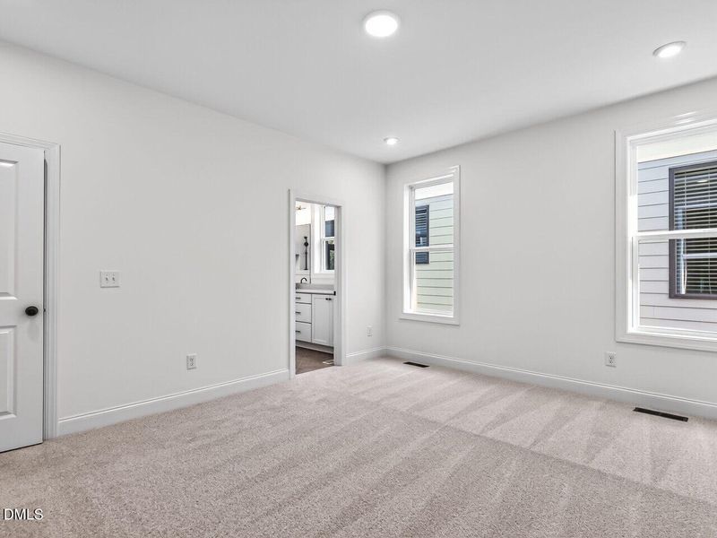 020-1280x960-primary-bedroom