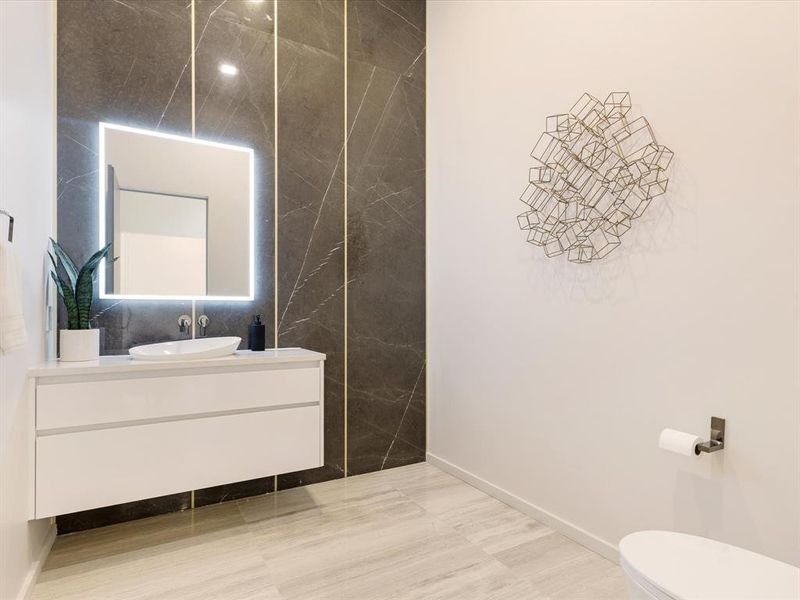 Furnished interior view inside a new home in , Dallas (Image 11).