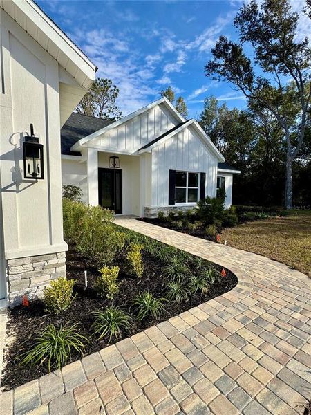 Exterior details and patio area of a home in , Dunnellon (Image 3). Exterior details and patio area of a home in , Dunnellon (Image 3).