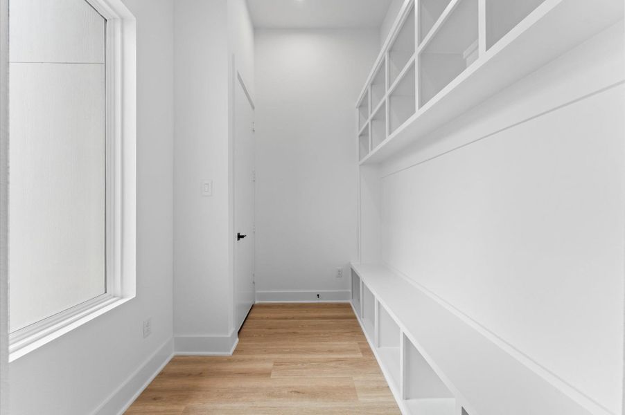 Spacious, unfurnished interior of a new home in , Missouri City (Image 32). Spacious, unfurnished interior of a new home in , Missouri City (Image 32).