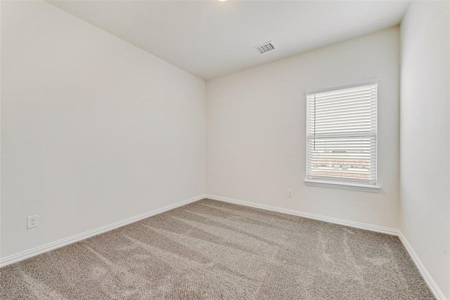 Spacious, unfurnished interior of a new home in Walden Pond, Forney (Image 25).
