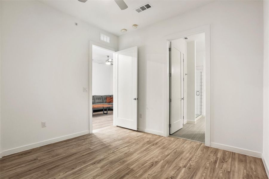 Spacious, unfurnished interior of a new home in , Austin (Image 14).