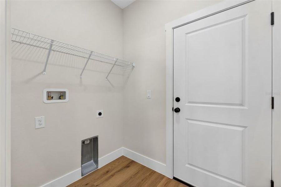 Spacious, unfurnished interior of a new home in , Brooksville (Image 37).